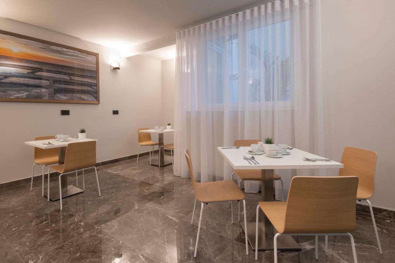 Antoniel Suites San Ġiljan Kültér fotó